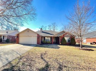 204 Lyndal Ln, Bentonville, AR 72712