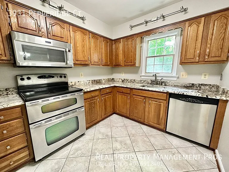 3931 Pepperidge Ct — Photo 11