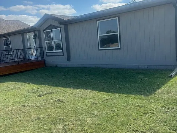 703 Bowlus St, Jetmore, KS 67854