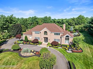 2 Victorian Hl, Manalapan, NJ 07726