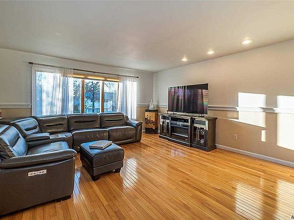 5th image of 22 Fishermans Dr