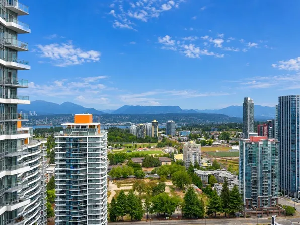 13325 102a Ave #3602, Surrey, BC V3T 0J5
