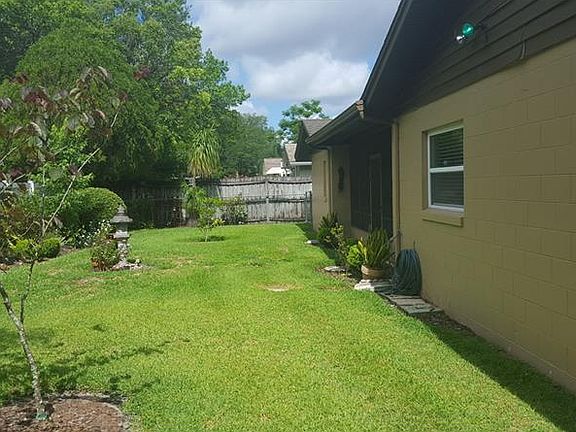 4th image of 3400 Young St