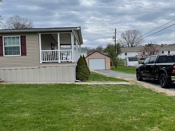 3rd image of 21 W College Ave