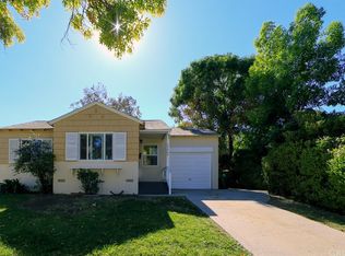 17562 Collins St, Encino, CA 91316