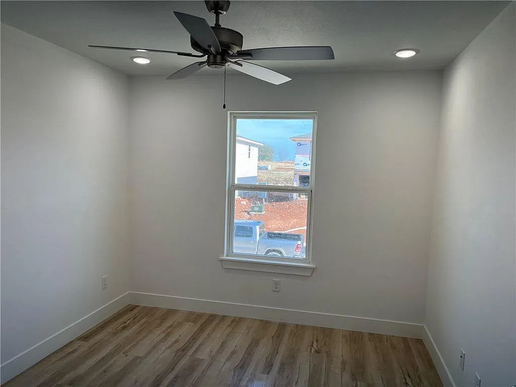 3 bed, 2.5 bath, 1216 sqft, $1,199 — Photo 4