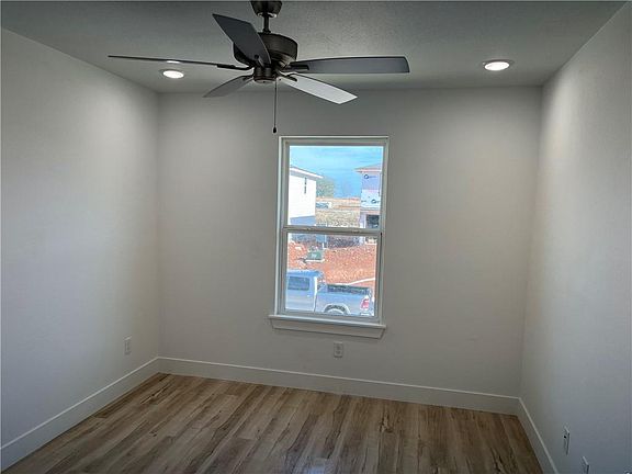 4th image of 1209 Nedra Dr #B