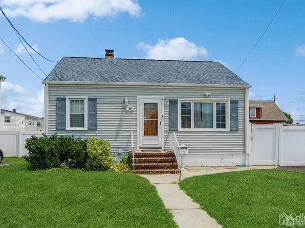 46 Henry St, Port Reading, NJ 07064