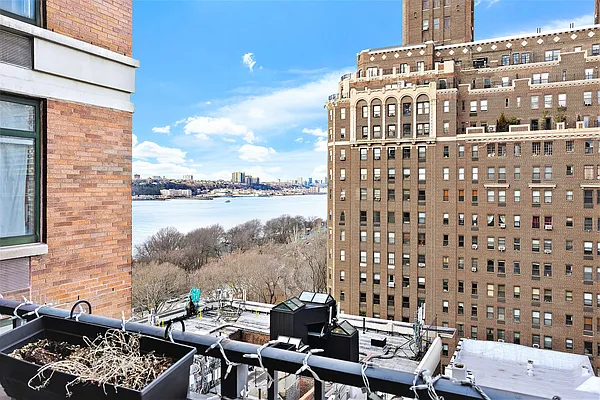 Rented by Compass | media 11