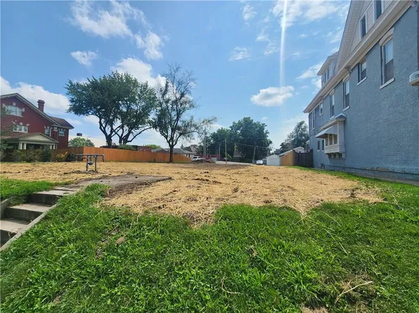 2020 Clay St, Saint Joseph, MO 64501