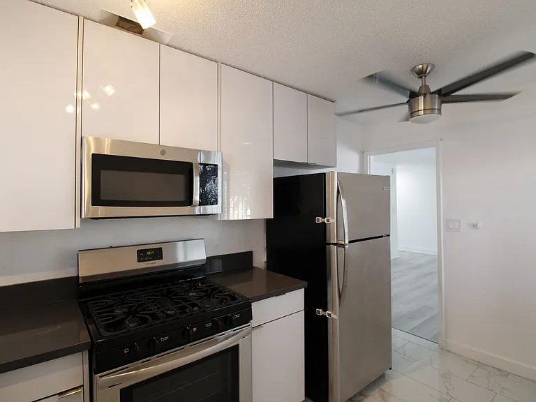 Westmont Apartments LLC — Photo 16