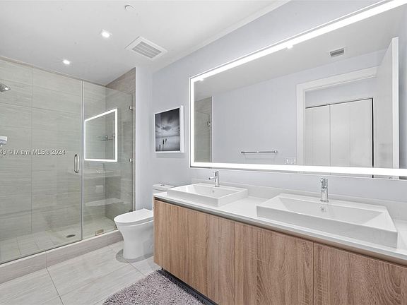 5th image of 2960 NE 207th St #10003