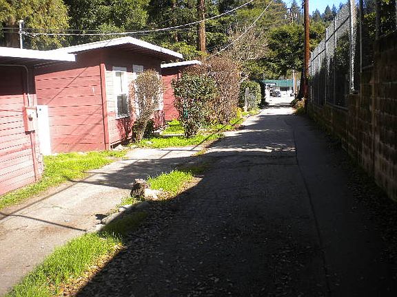 2nd image of 10 Haven Ln #F