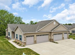 928 Langdon Ct #928, Racine, WI 53406