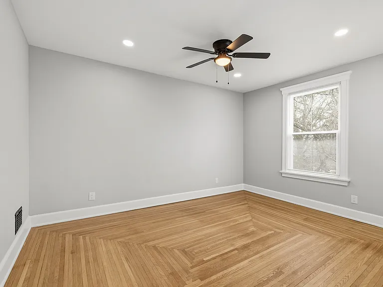 2978 Wardall Ave — Photo 28
