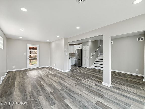 4th image of 1332 Haase Ave