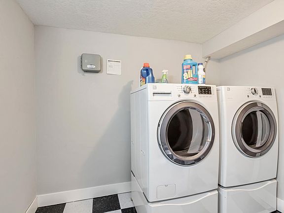 2nd image of 1721 E Edward Ave