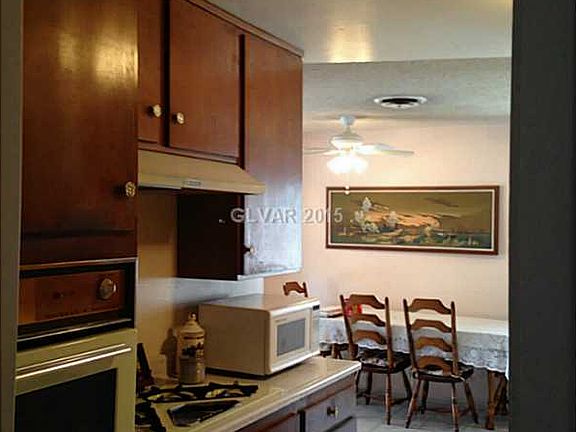 5th image of 3097 Hebard Dr