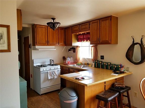 4th image of 597 Sievers Dr