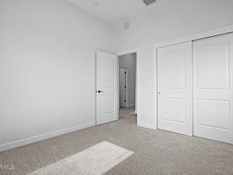 979 Airship Pl — Photo 24