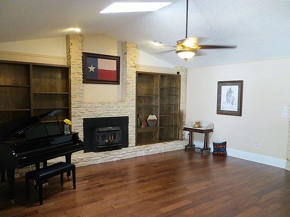 4th image of 243 Mesa Dr