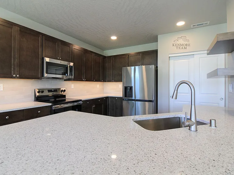 6206 Tyre Dr — Photo 2