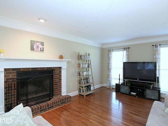 5th image of 734 Oak Moss Dr