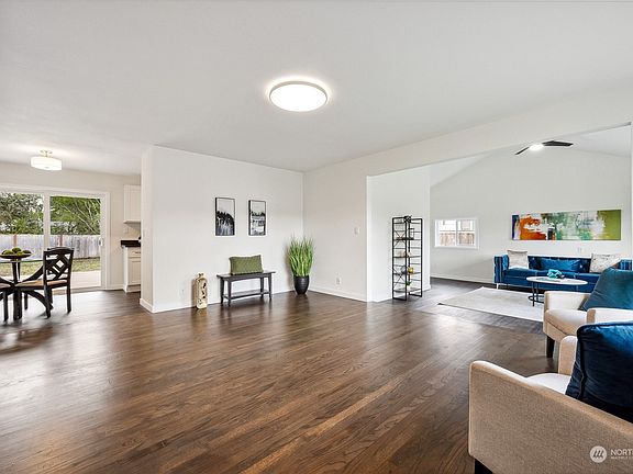 5th image of 112 Eastgate Avenue S