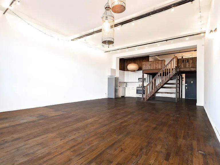 260 Moore St #110 — Photo 4