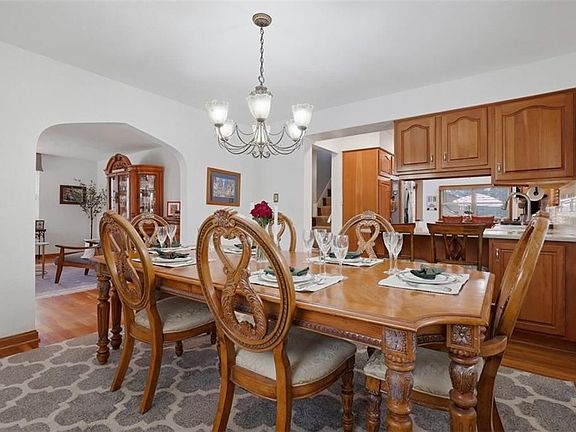5th image of 109 Church Ln