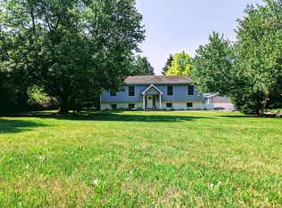 6307 Barnard Mill Rd, Ringwood, IL 60072