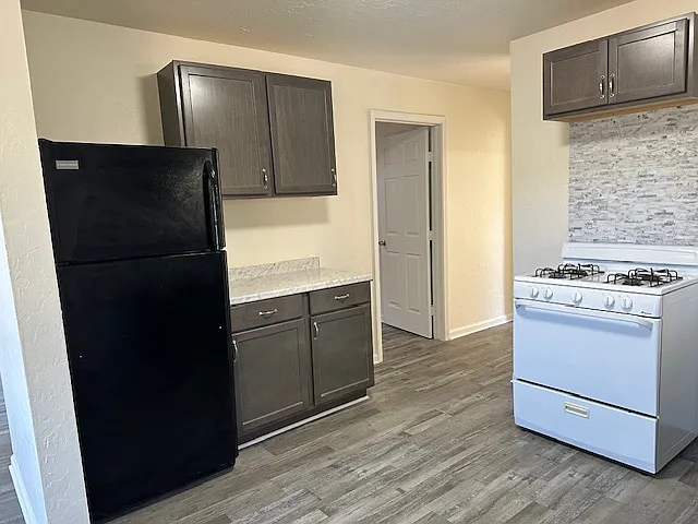 712 Walnut St — Photo 6