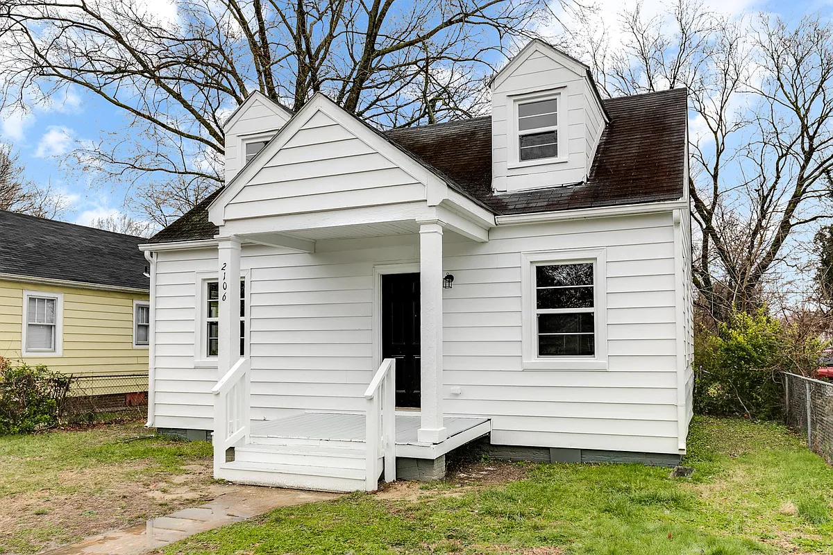 Building Photo - 2106 Harwood St