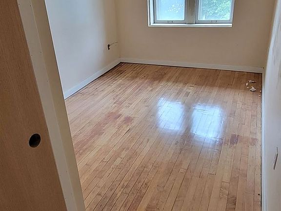 5th image of 2804 W Kilbourn Ave #1