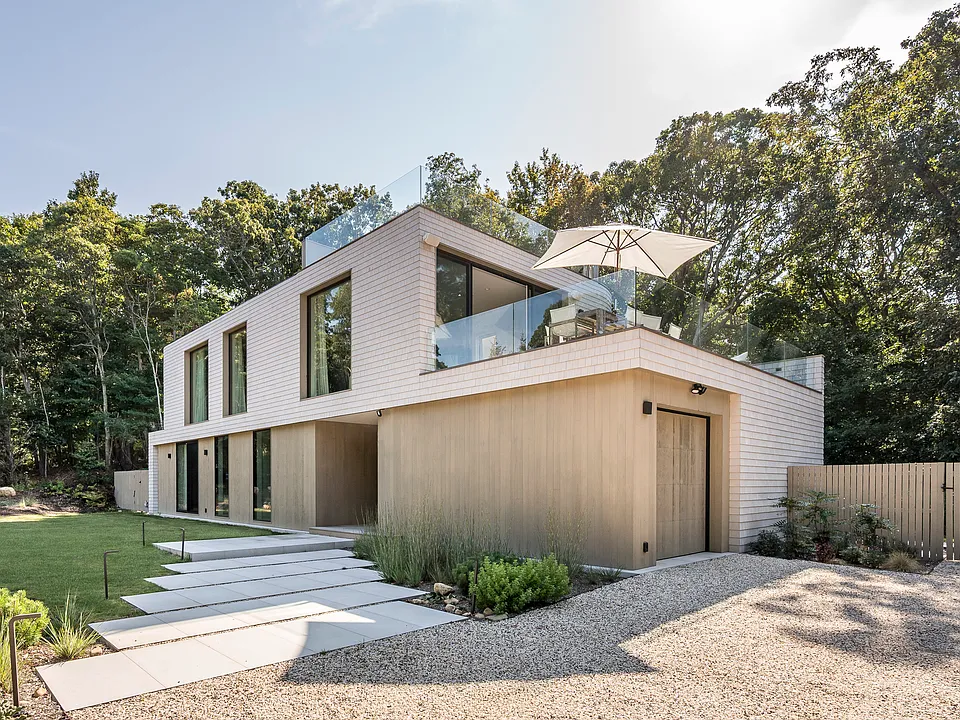 232 Kings Point Rd