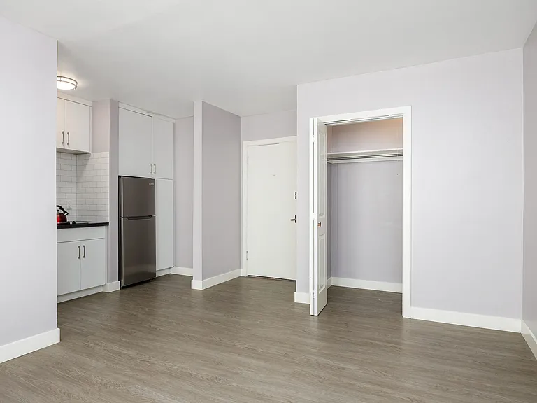 Belcrest Apartments — Photo 2