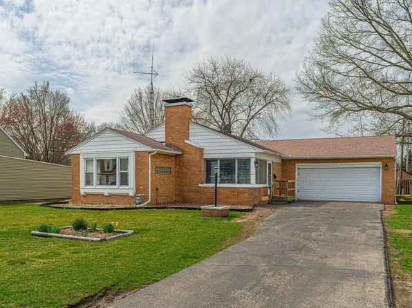 409 N Elm St, Lincoln, IL 62656