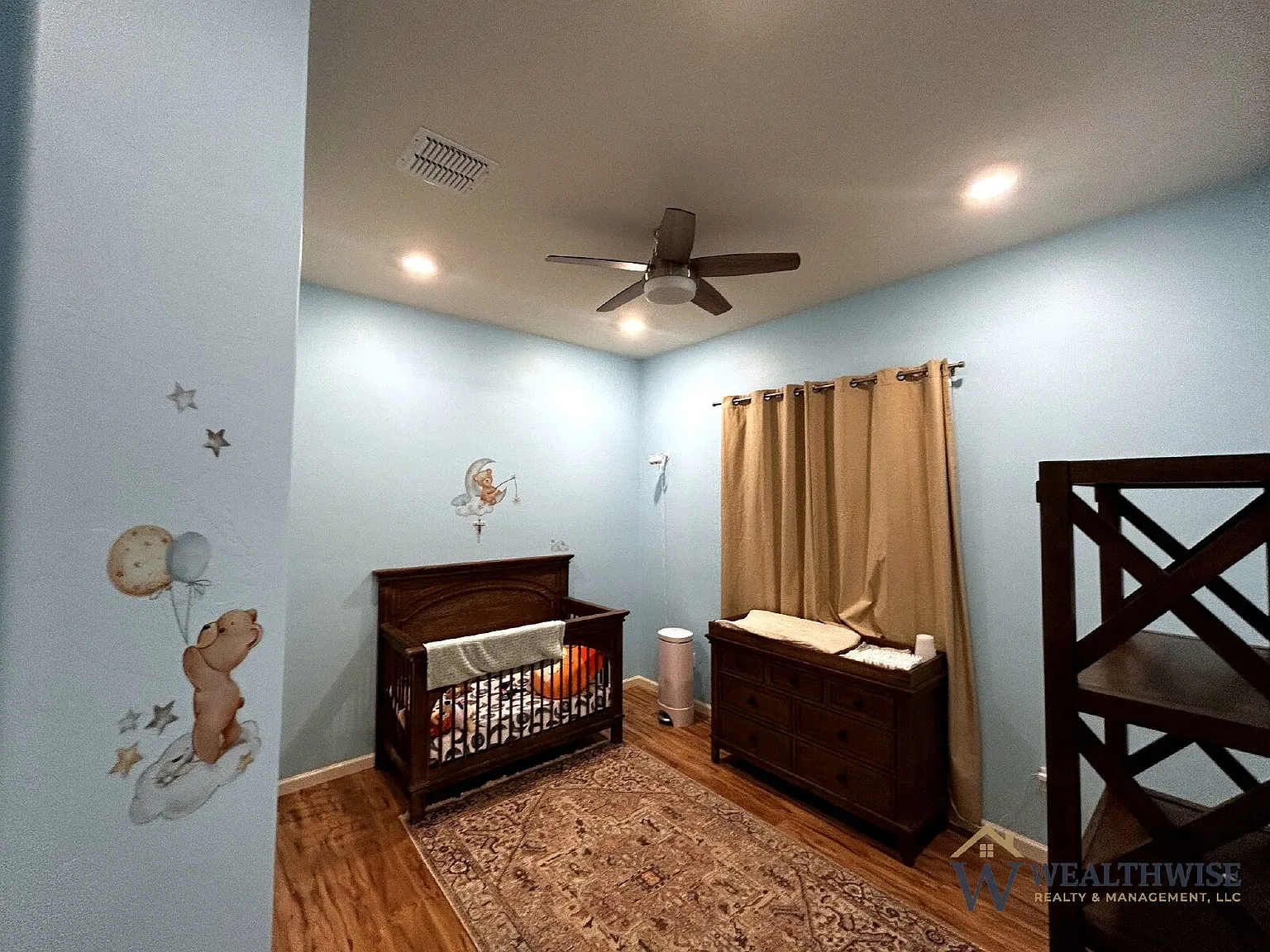 4 bed, 3.0 bath, 2856 sqft, $3,000 — Photo 4
