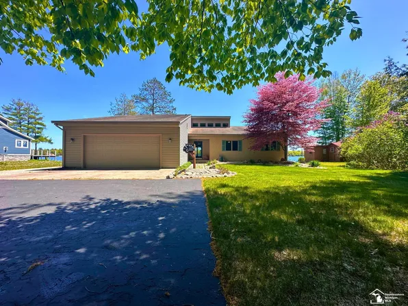 3871 W Cedar Lake Rd, Greenbush, MI 48738