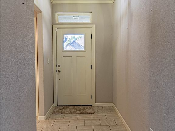 2nd image of 505 E Grant Pl