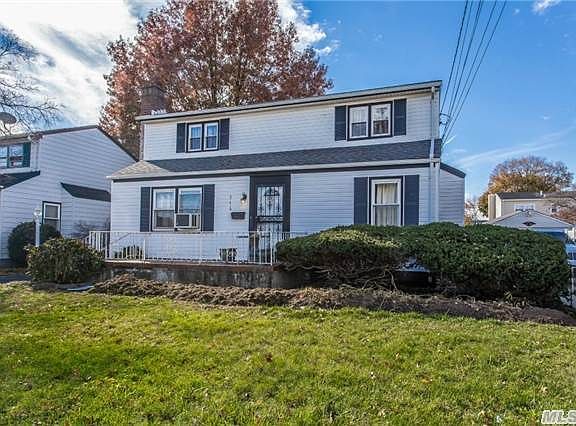 3rd image of 376 Maplegrove Ave
