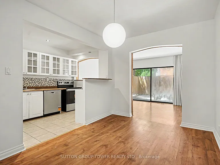 118 Castlefield Ave — Photo 5