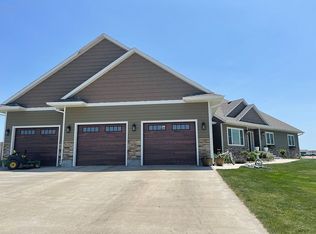 101 Rosebud Ct, Chamberlain, SD 57325