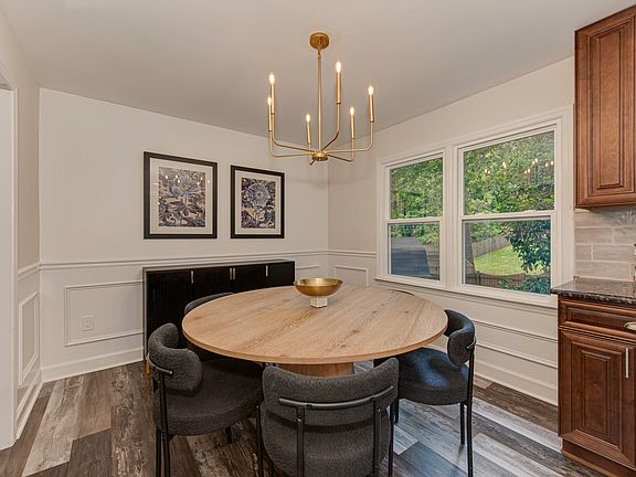 Dining Room, seating for 6