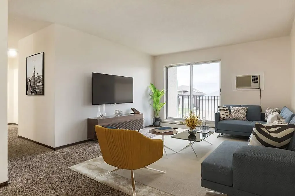 Hillview Apartments — Photo 2
