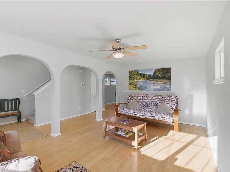 3519 SE Quayside St — Photo 5