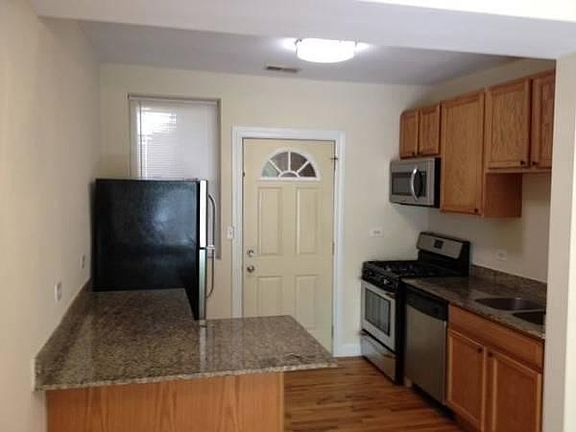 3rd image of 4602 N Monticello Ave #2