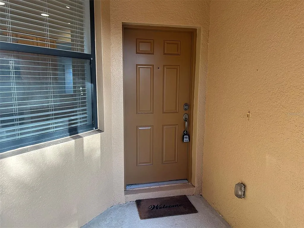3 bed, 2.0 bath, 1616 sqft, $2,300 — Photo 4