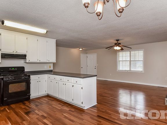 5th image of 230 Parkway Ct