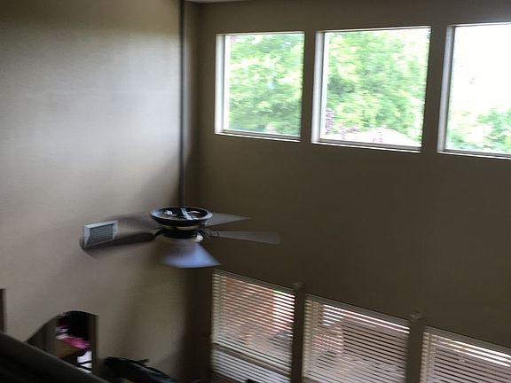 4th image of 826 La Sierra Ct